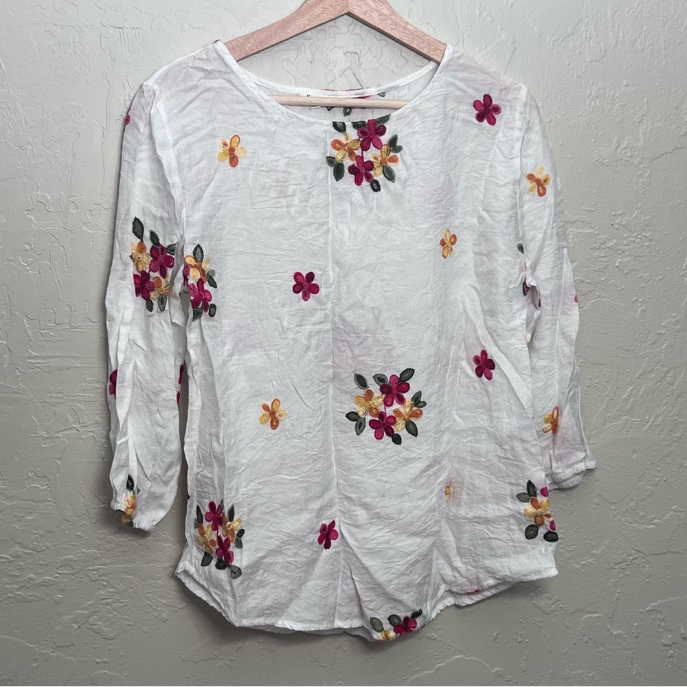 KINDRED FLORAL EMBROIDERED BLOUSE SIZE M